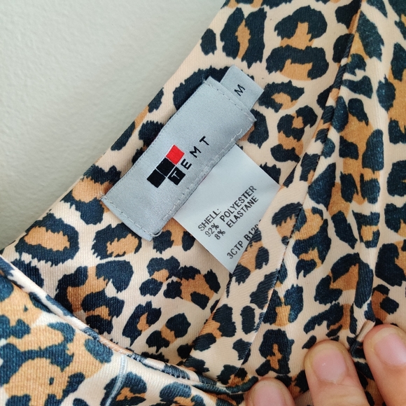 2× Cami padded stretchable tops Size M - Picture 6 of 10